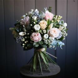 Pretty Pippa a winter bouquet
