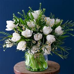 A vase of Tulips